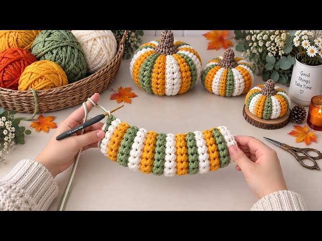 How to Crochet a Cute Pumpkin Keychain, decoration🎃 Very Easy tutorial for Beginners✨️ Hallowen day