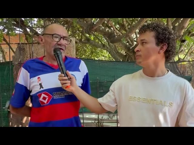 La ENTREVISTA con el MICRÓF0N0S que  esta HED10NDA pello 🤣(BROMA) 🤣🤣
