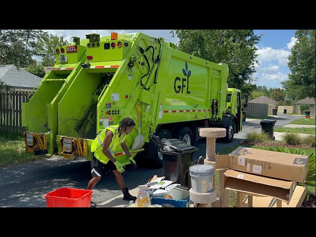 Brand New GFL Mack LR CNG Heil 6040 Split Rear Loader Garbage Truck Packing Dual Stream Recycling 