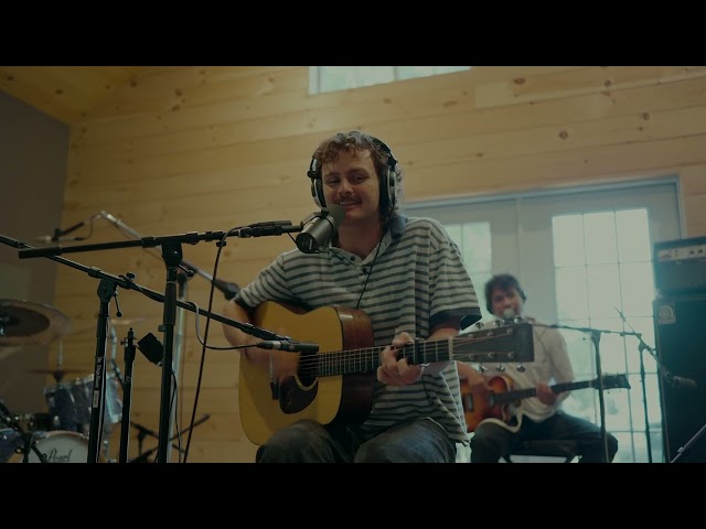 Evan Honer - Bathroom Light (live from the ugly white house)