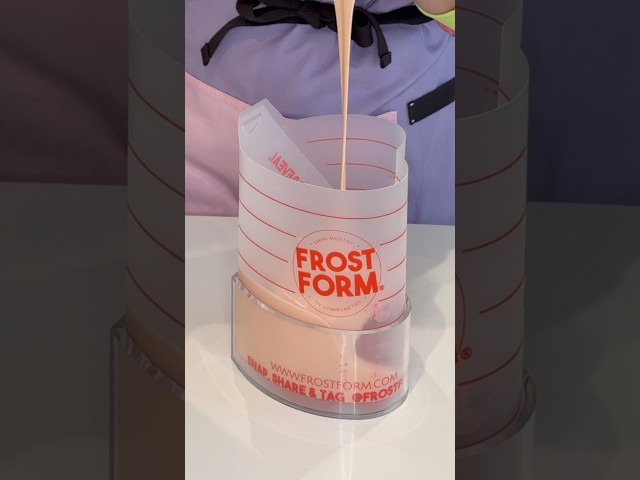 Heart Cakes are extra sweet to make with Frost Form! 🤭 Order worldwide on www.frostform.com 🩷