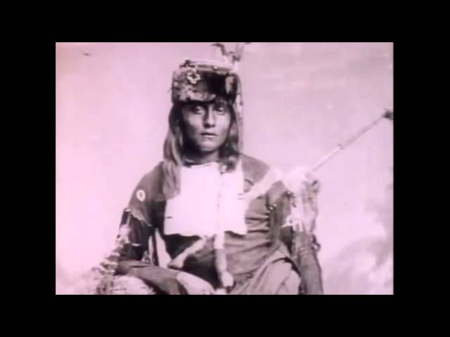 Cindy Lee - Holding the Devil's Hand