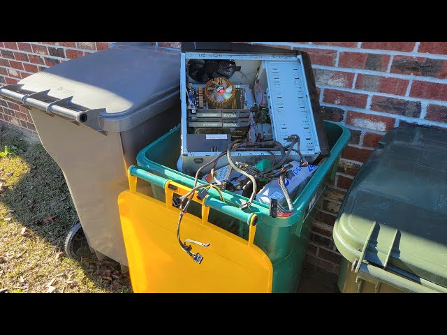 Trash or treasure? Restoring old thrown out computers!
