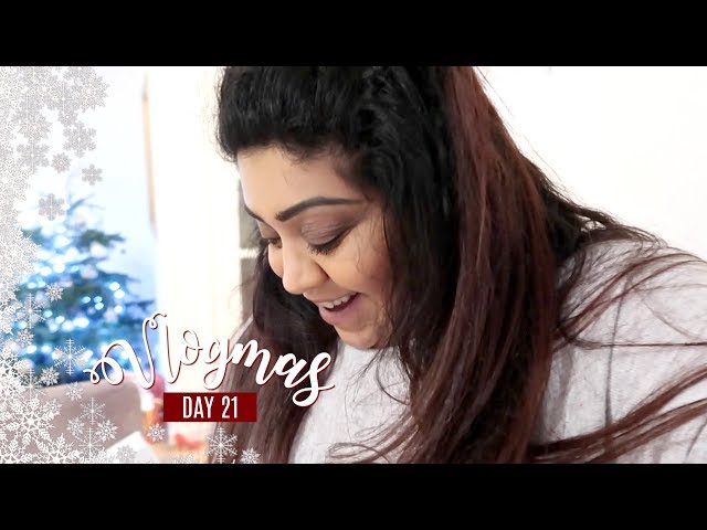 WRAPPING PRESENTS & LOVE ACTUALLY / Nishi V Vlogmas Day 21