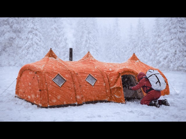Surviving Winter in Snowstorm Alone with Insulated Tent at - 31°C