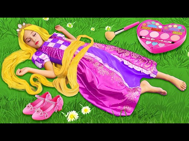 美容院で遊ぶプリンセス役のサーシャ