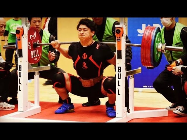 Olympic Weightlifter tries powerlifting competition - He squatted too low