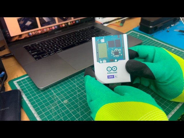 They Put a Full Linux Desktop on an Arduino?! Uno Q First Look & Setup
