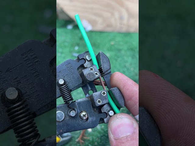 Este electricista enseñó su mejor técnica para unir cables #SolucionesLatinas #EmpalmeDeCables