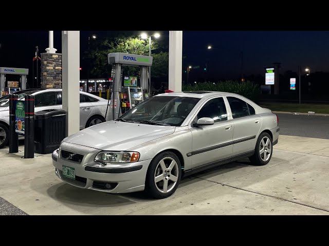 PRUEBA DE CONDUCCIÓN POV DEL VOLVO S60R A TARDE EN LA NOCHE