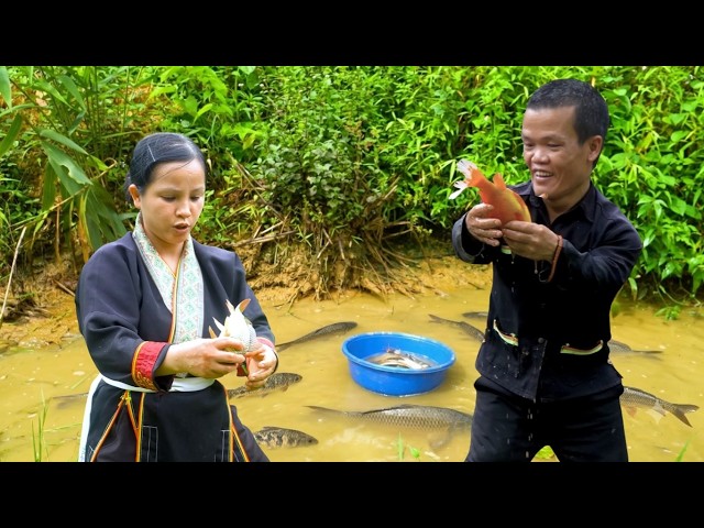 Dwarf Family Catches Fish in the Wild & Rebuilds Their Flood-Damaged Home | Primitive Survival Life