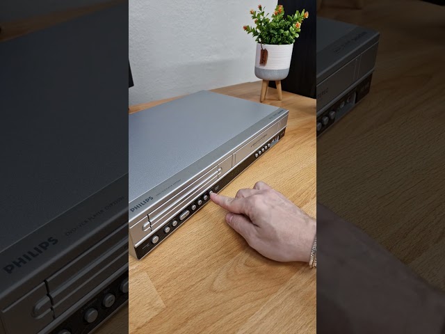 Philips DVP3055V DVD/VCR Combo ¤ Loading & Unloading #philips #dvd #vcr #click