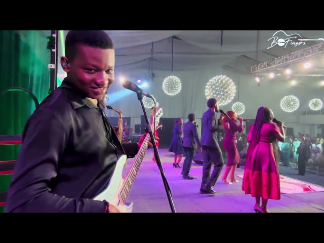 BASSIST GROOVED SO HARD ON THIS ROCK PRAISE MEDLEY | BASSIST CAM