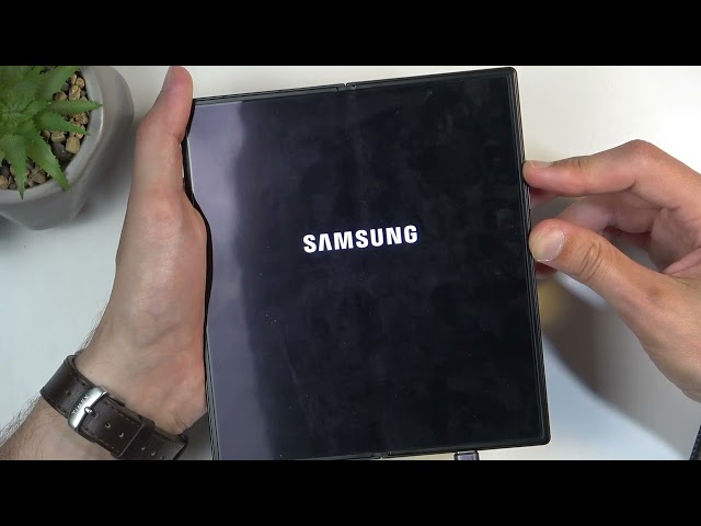 SAMSUNG Galaxy Z Fold 8 – How to Hard Reset