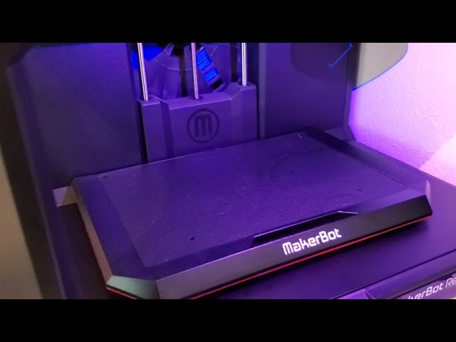 Review and Demo of the Makerbot Replicator+