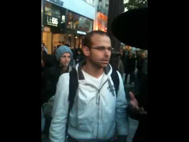 Le caméraman de Fdesouche pris la main dans le sac...
