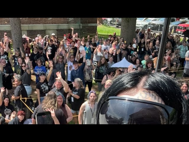 ¡Twin Paranormal está en vivo! Paracon