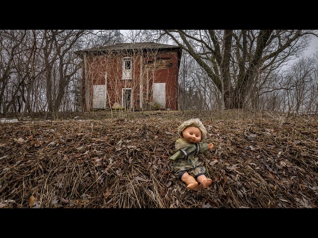 The Driveway is Gone... How Did this Abandoned House Get So Overgrown!?