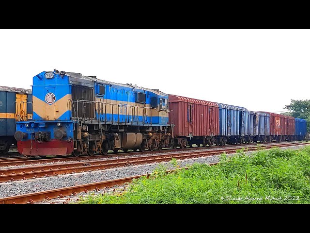 Indian Gift WDM-3D 6529 left with Big Indian BCNA from 🇧🇩 Ishwardi Junction Yard Station 