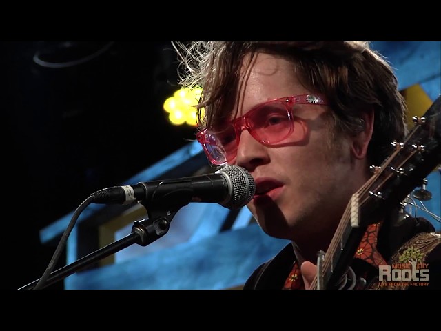 Billy Strings "Turmoil and Tinfoil"