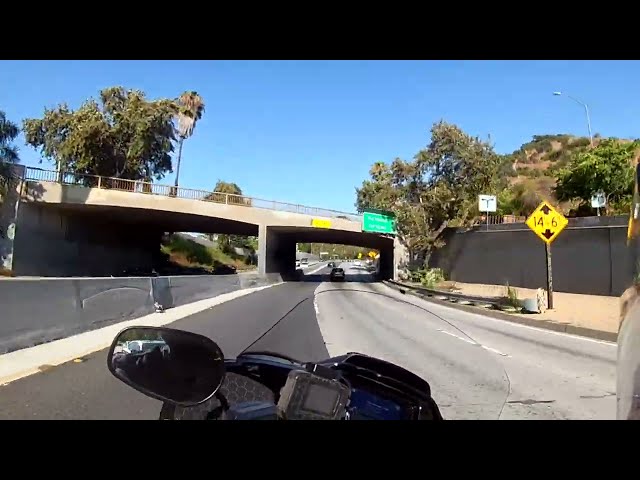 L.A. Lane Filtering - Harley-Davidson Road Glide