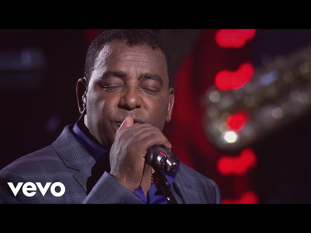 Gigantes do Samba, Raça Negra, Só Pra Contrariar - É Tarde Demais (Ao Vivo)