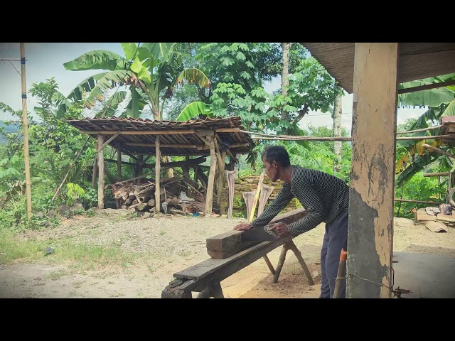 Rustic Furniture: Cutting Large Beams with Simple Tools _FarmersLife _Shorts