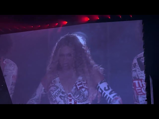 Beyonce Cowboy Cater Houston Night 2 - AMERICA HAS A PROBLEM - DIVA