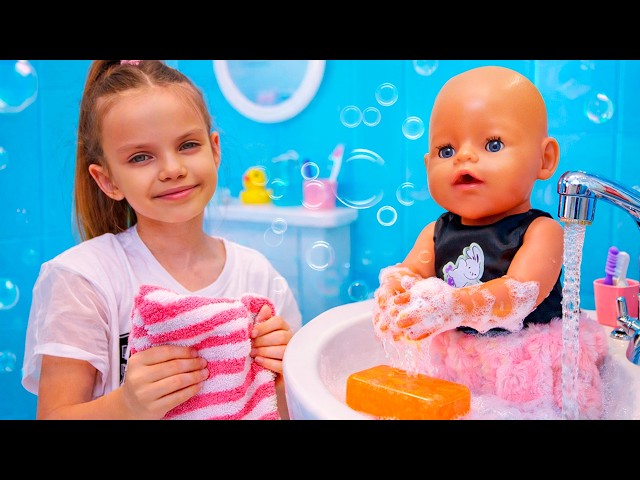Maya always washes her hands before eating