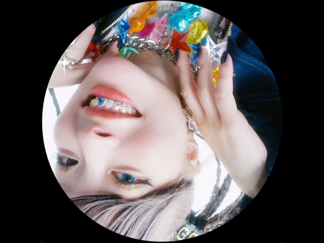 Kyary Pamyu Pamyu - Focus Focus(きゃりーぱみゅぱみゅ-Focus Focus)Official Music Video