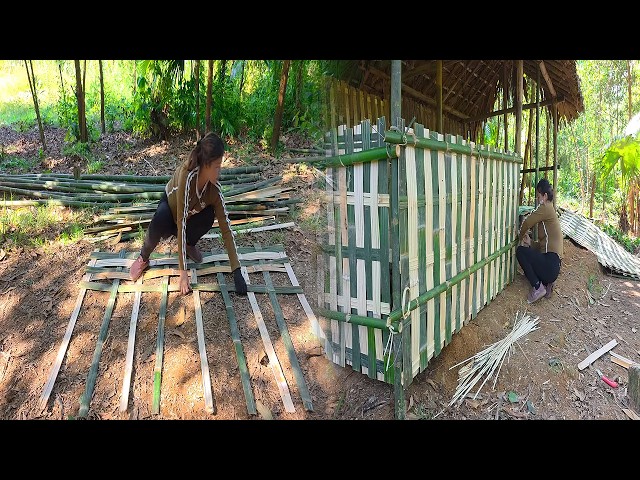 Time-lapse: A solo young girl finds the best spot to build a solid bamboo house