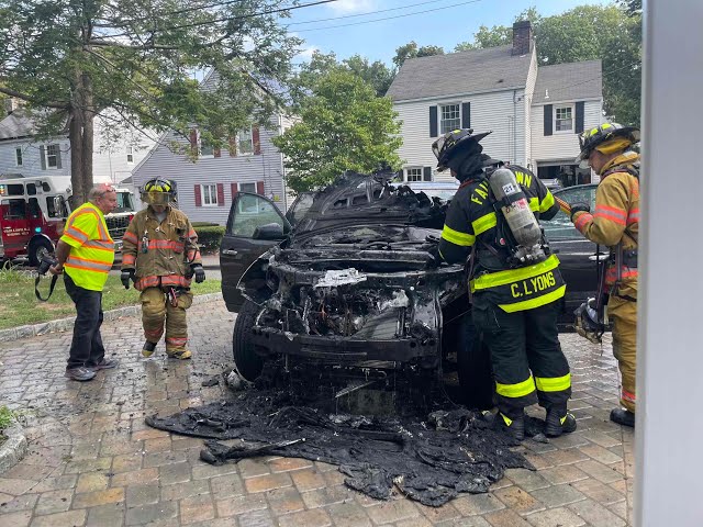Chevy Traverse 2017 on fire