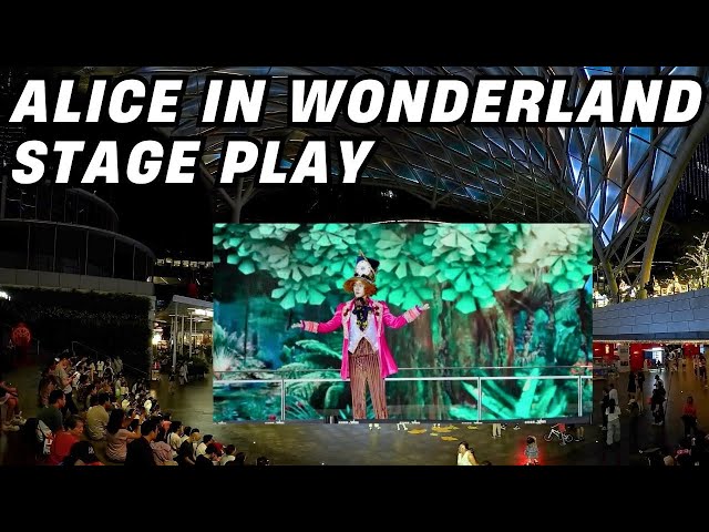 vr180cici｜ China Trave｜8K Relaxing｜The MixC Qianhai — Alice in Wonderland stage play performance