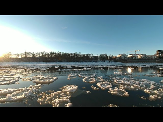 Eisschollen auf der Elbe in Magdeburg Januar 2026 - VR180