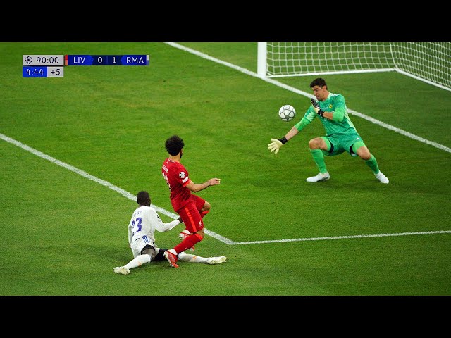 Las 33 mejores paradas imposibles de Thibaut Courtois