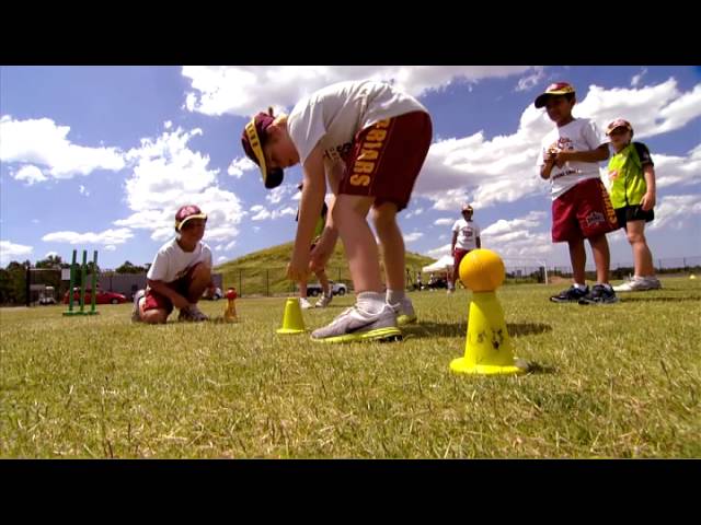 Learn to play cricket with Kids in the Park Cricket - Thunder