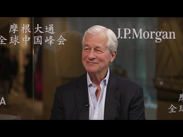 Jamie Dimon Says JPMorgan Will Hire More for AI, Fewer Bankers