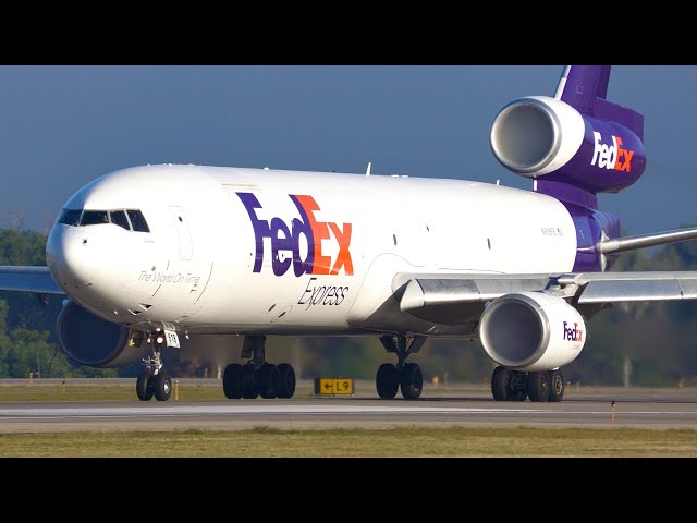 FedEx MD-11 THUNDEROUS Takeoff | Minneapolis St. Paul MSP