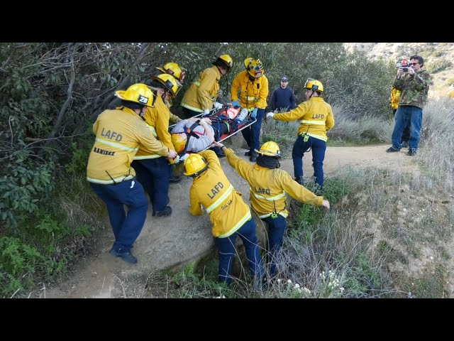 LAFD Firefighters Rescue Hurt Climber ￼