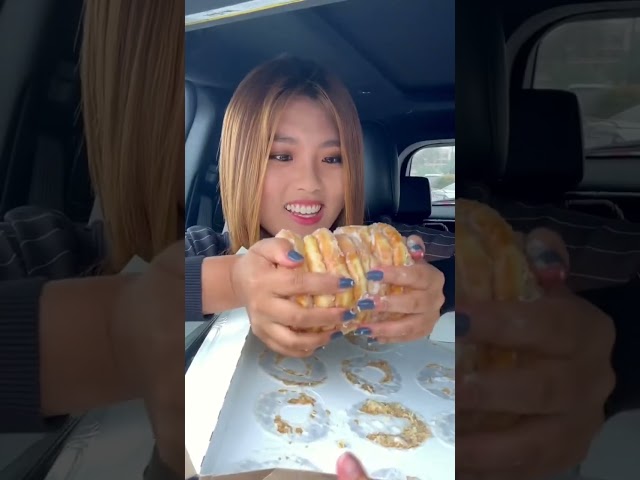 LIFE HACK: HOW TO EAT ONLY ONE DONUT #shorts #viral #mukbang