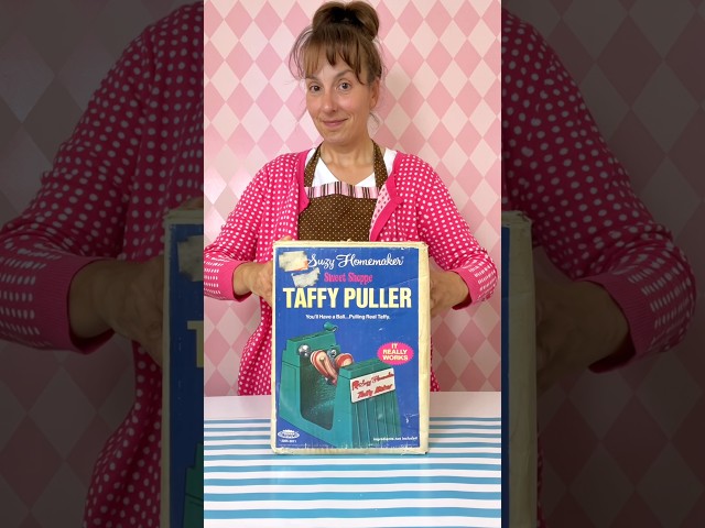 Testing a 1968 Suzy Homemaker Taffy Maker!