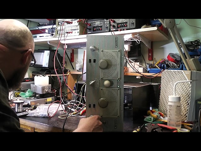 Codar CR 66 Vintage Retro Valve Tube Ham Radio Receiver Repairs. Warning loud tones.