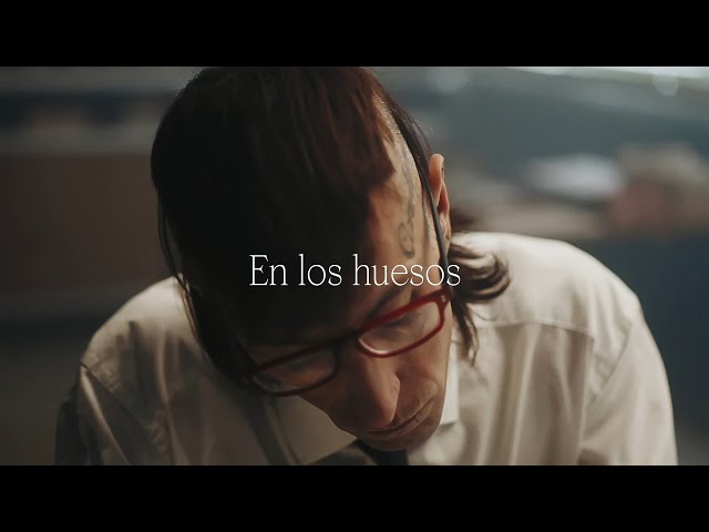 Walls, Costa - En los huesos (Visualizer)