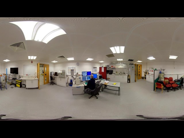 360 Degree - Scanning electron microscope laboratory at Teesside University