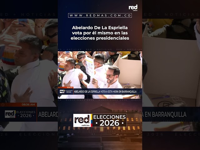 Abelardo De La Espriella shows his vote during this presidential election day