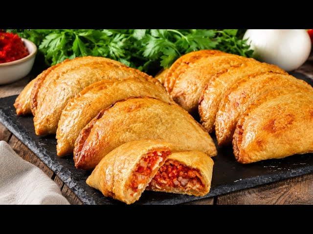 CHICKEN EMPANADAS WITH HOMEMADE DOUGH. Easy, delicious recipe, perfect for taking to work or as a...