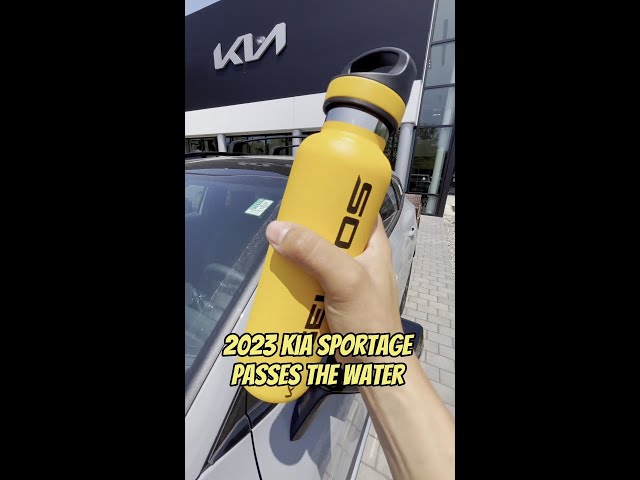 2023 Kia Sportage: Mastering the Water Bottle Test! 💧 #SportageCupHolder #WaterBottleTest