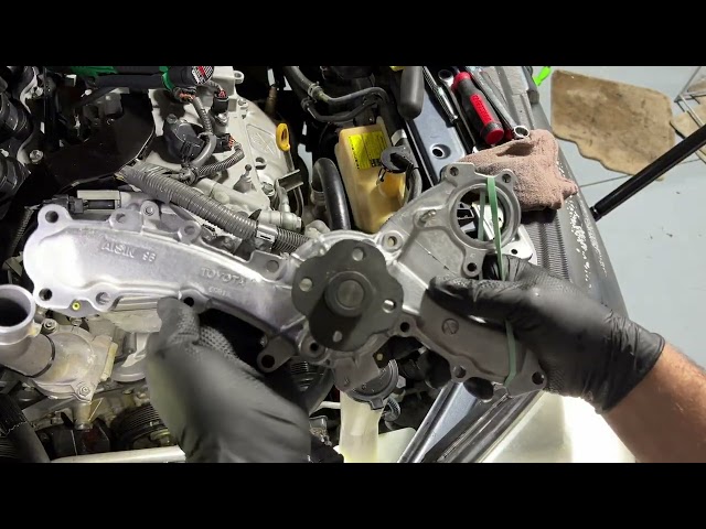 2009  Sienna water pump replace