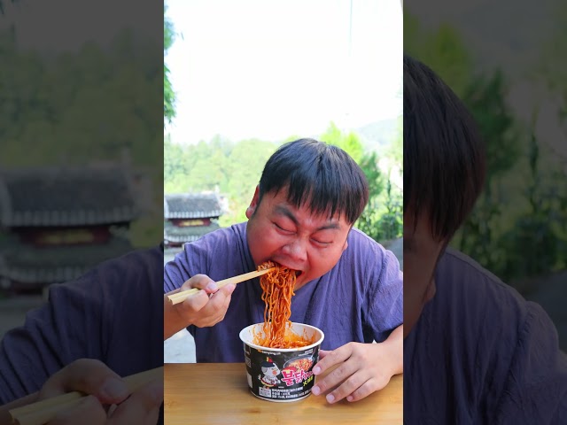 Train Songsong’s tolerance for spicy food #funny #food