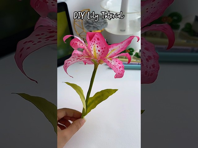 DIY LILY tutorial 🌸 #shorts #art #diy #muktaartandcraft #youtubeshorts
